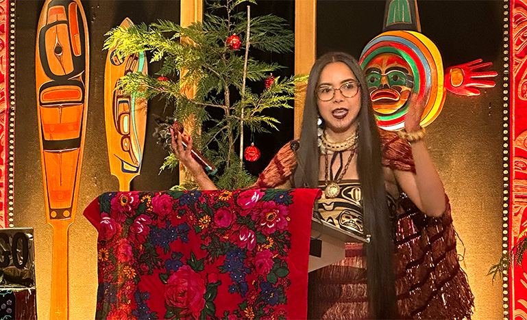 Singer Katisha Paul, Kwikws l̲vs̲áos