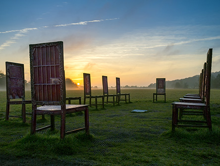 Runnymede, Windsor, UK. 26 November 2016: The Jurors. Atmospheric and Misty Sunrise photo of artwork by Hew Locke to mark the 800th anniversary of the sealing of Magna Carta.